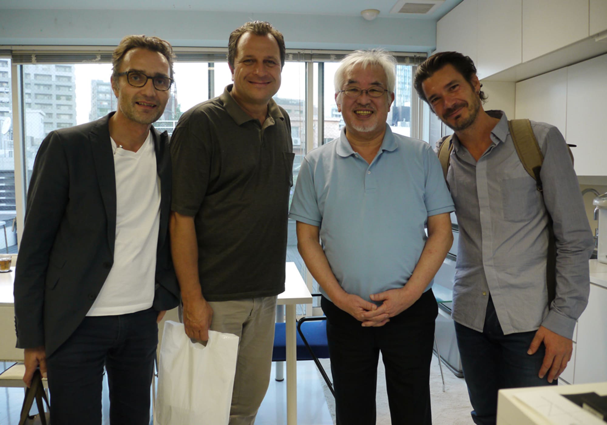 2014年に初来日した際に内田繁を訪ねたアトリエ・オイの３人。西麻布にあった、当時の内田デザイン研究所にて。