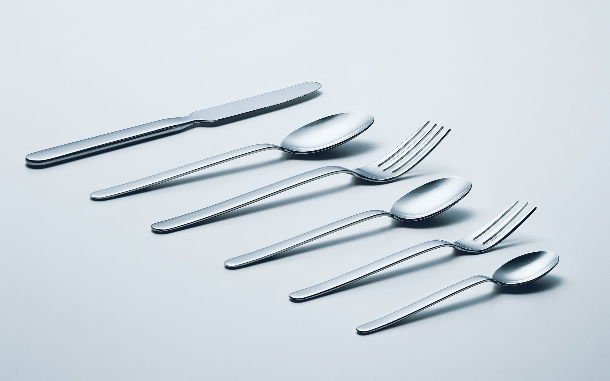 6 types including Dinner Knife: \1,296, Dinner Forks: \972