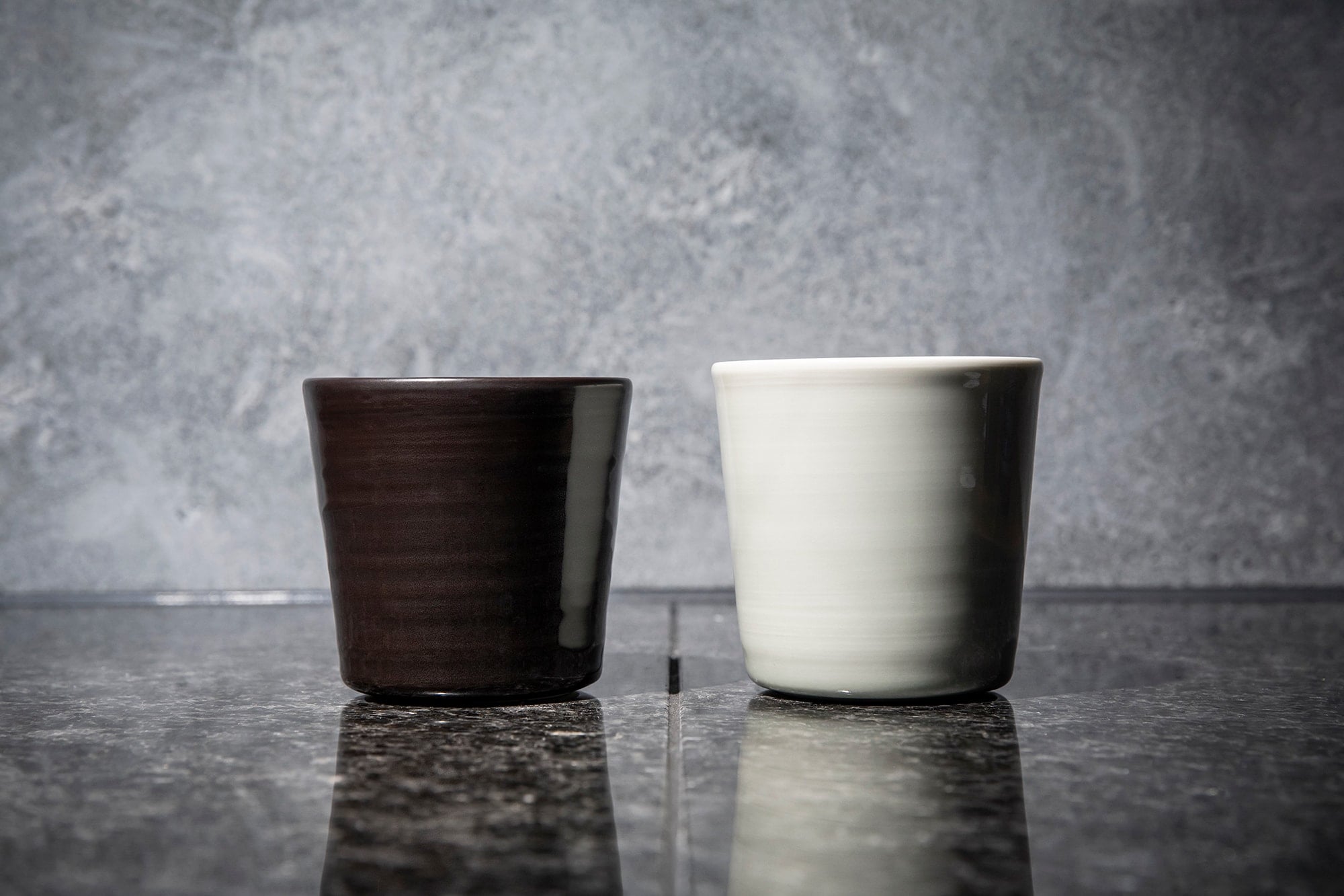 The porcelain cup is a collaboration work by Ingegerd Raman and Koransha from Arita.