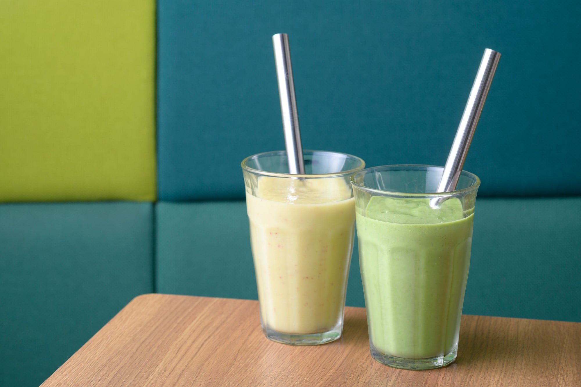 The Beauty Fiber Smoothie is made of ginger and avocado and the Green Power Smoothie is made of spinach and komatsuna (Japanese mustard spinach).