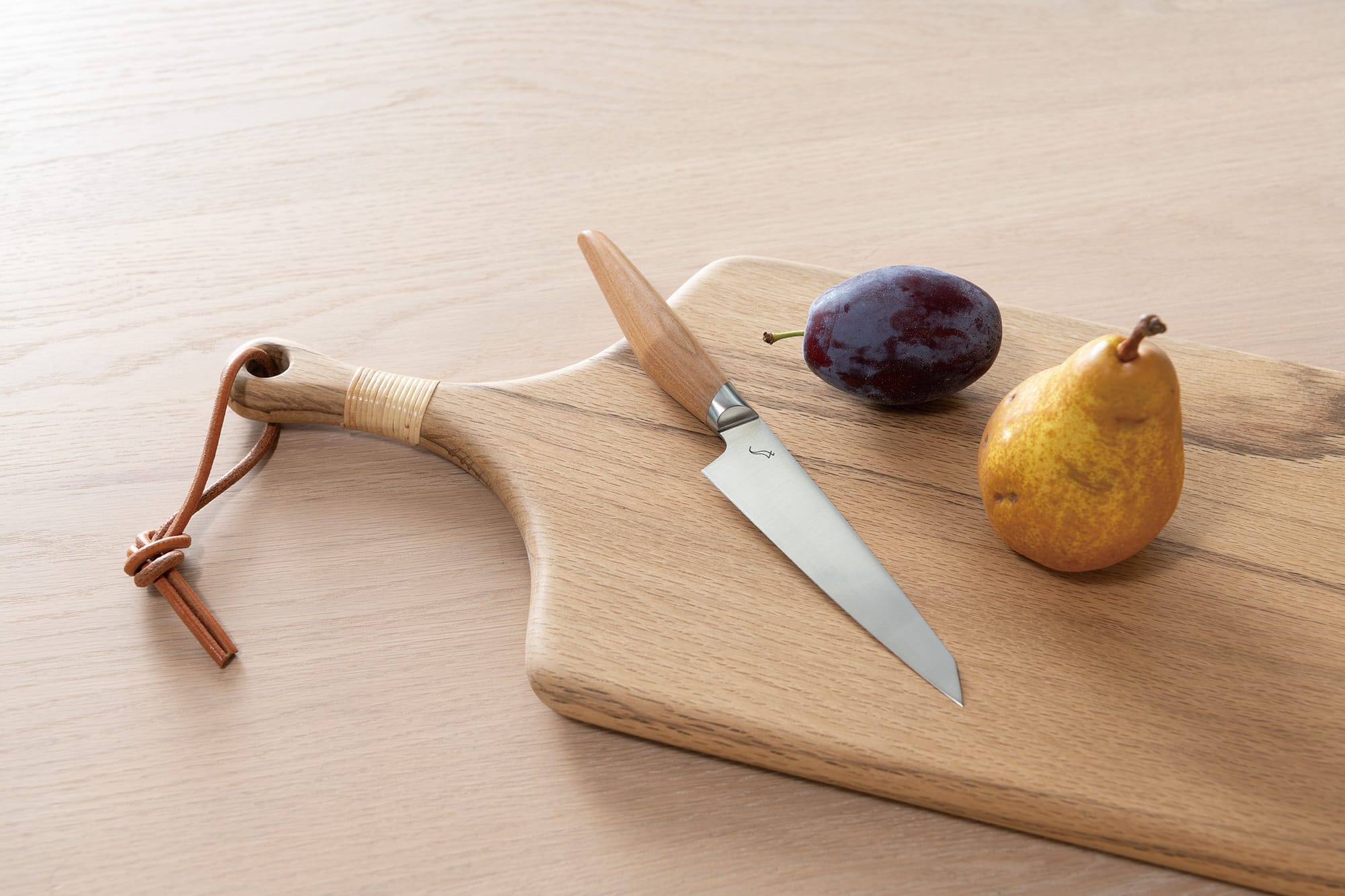 皮むきや、小ぶりな食材に対応するペティナイフはテーブルナイフとしても活躍する。