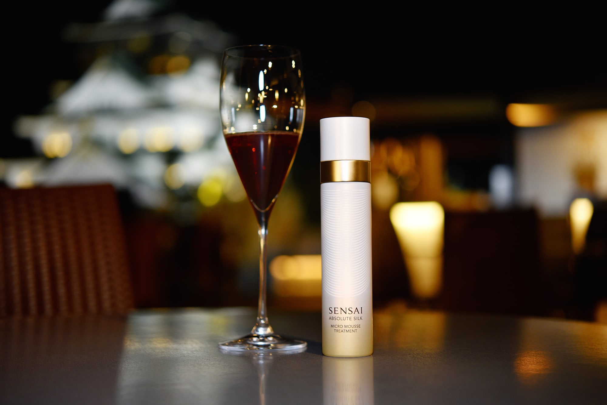 The SENSAI AS Micro Mousse Treatment became a surprising gift for the guests attending the Anniversary Grand Gala Dinner.